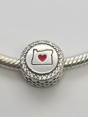 Pandora Oregon Map Exclusive Charm